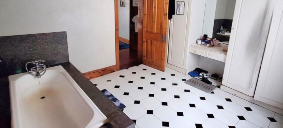 11 Bedroom Property for Sale in Port Elizabeth Central Eastern Cape